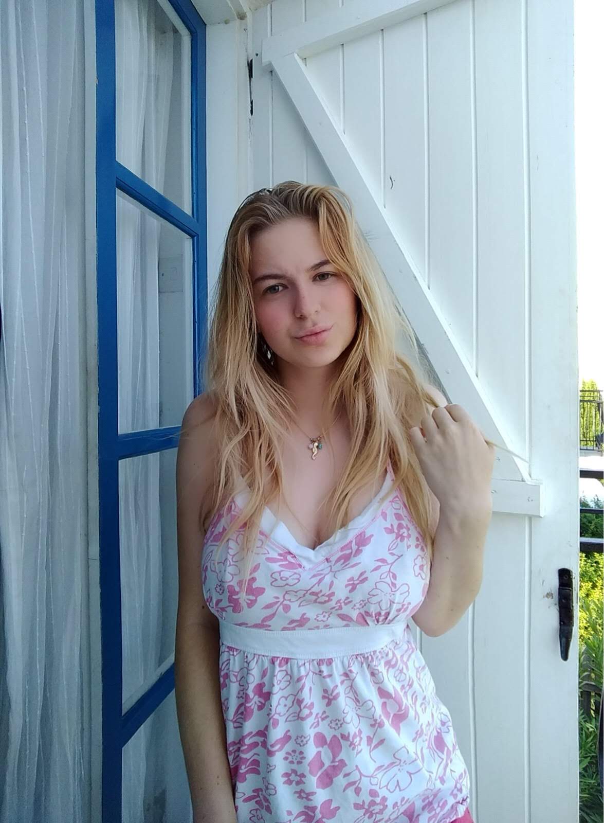Rosalyn from United Kingdom